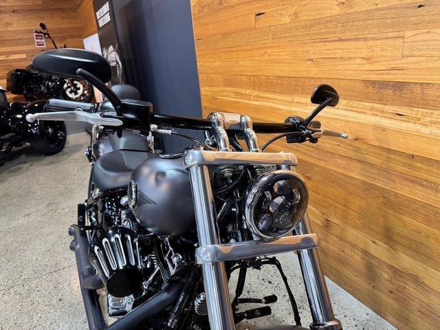 2017 HARLEY-DAVIDSON FXSB SOFTAIL BREAKOUT CRUISER