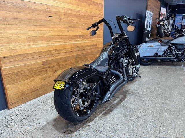 2016 HARLEY-DAVIDSON FXSB SOFTAIL BREAKOUT CRUISER