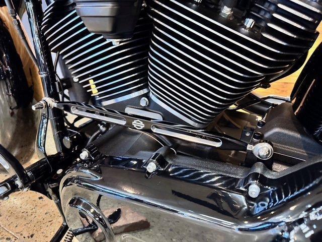 2016 HARLEY-DAVIDSON FXSB SOFTAIL BREAKOUT CRUISER