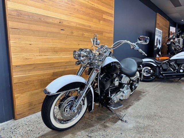 2005 HARLEY-DAVIDSON FLSTNI SOFTAIL DELUXE CRUISER