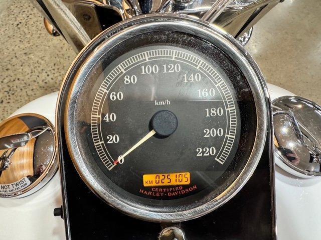 2005 HARLEY-DAVIDSON FLSTNI SOFTAIL DELUXE CRUISER