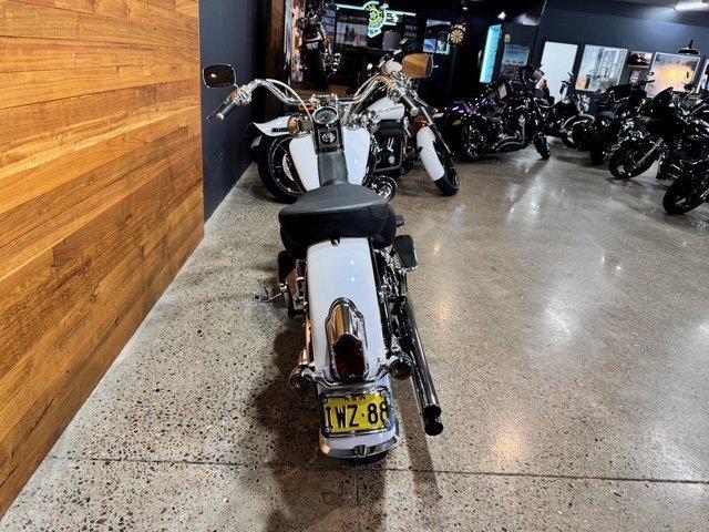 2005 HARLEY-DAVIDSON FLSTNI SOFTAIL DELUXE CRUISER
