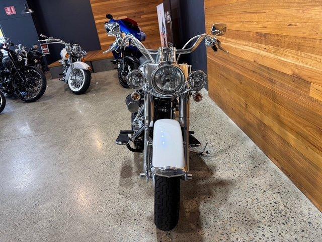 2005 HARLEY-DAVIDSON FLSTNI SOFTAIL DELUXE CRUISER