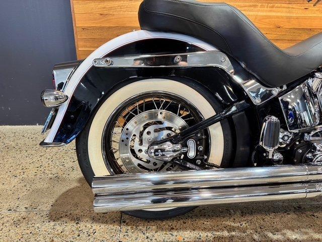 2005 HARLEY-DAVIDSON FLSTNI SOFTAIL DELUXE CRUISER