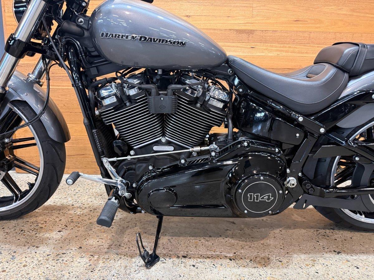 2022 HARLEY-DAVIDSON FXBRS BREAKOUT (114) CRUISER
