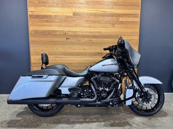 2019 HARLEY-DAVIDSON FLHXS STREET GLIDE SPECIAL CRUISER