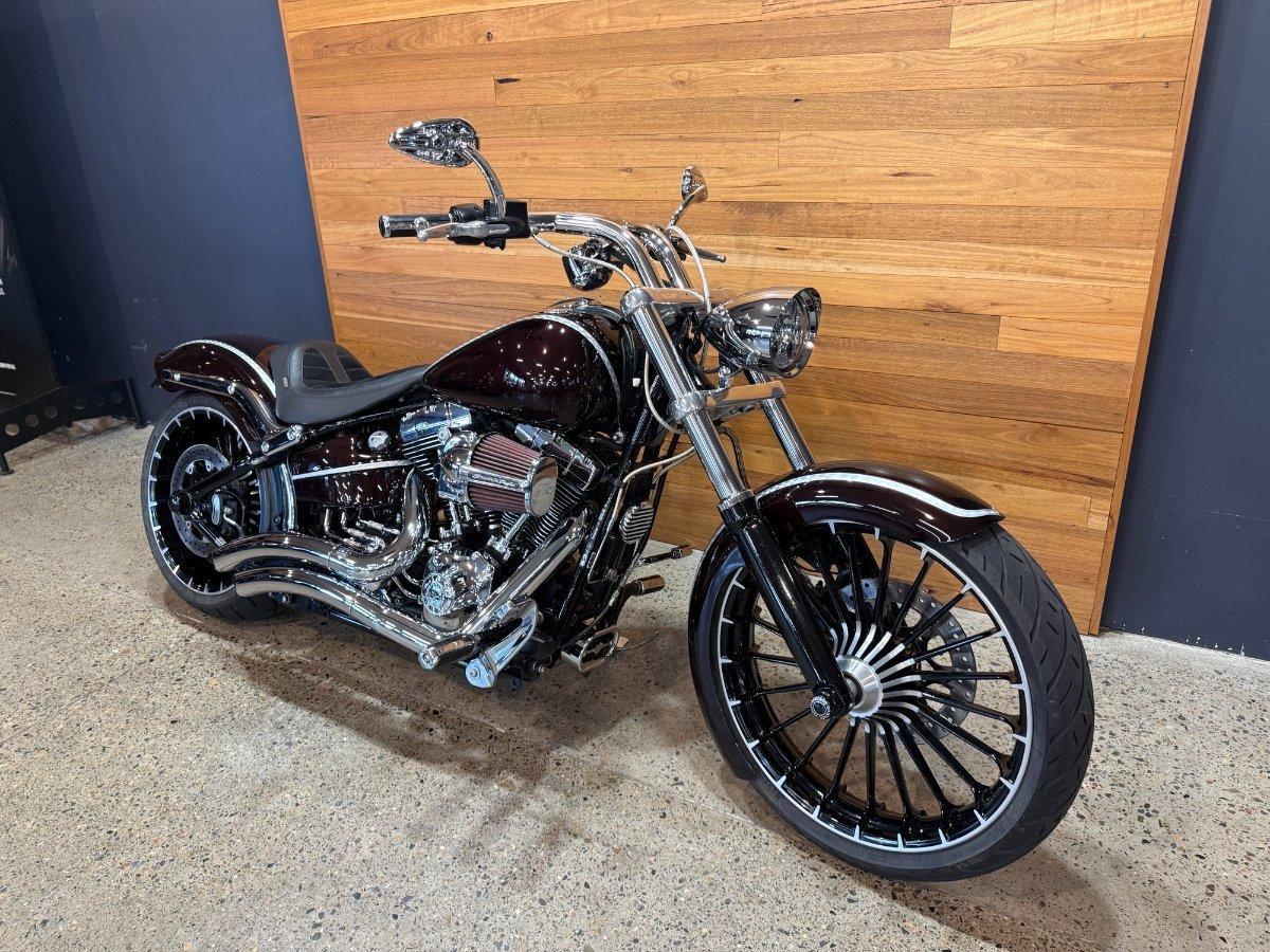 2017 HARLEY-DAVIDSON FXSB SOFTAIL BREAKOUT CRUISER