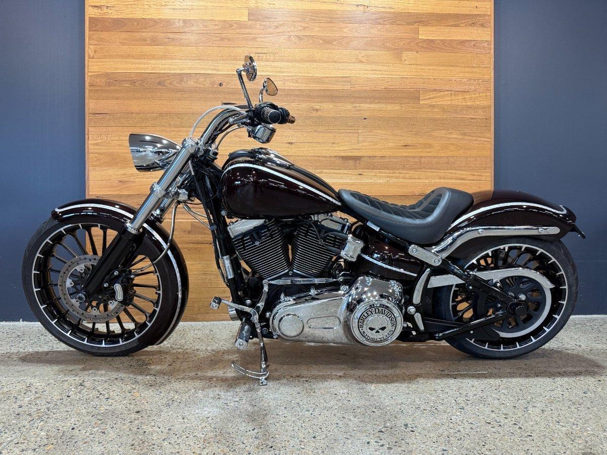 2017 HARLEY-DAVIDSON FXSB SOFTAIL BREAKOUT CRUISER