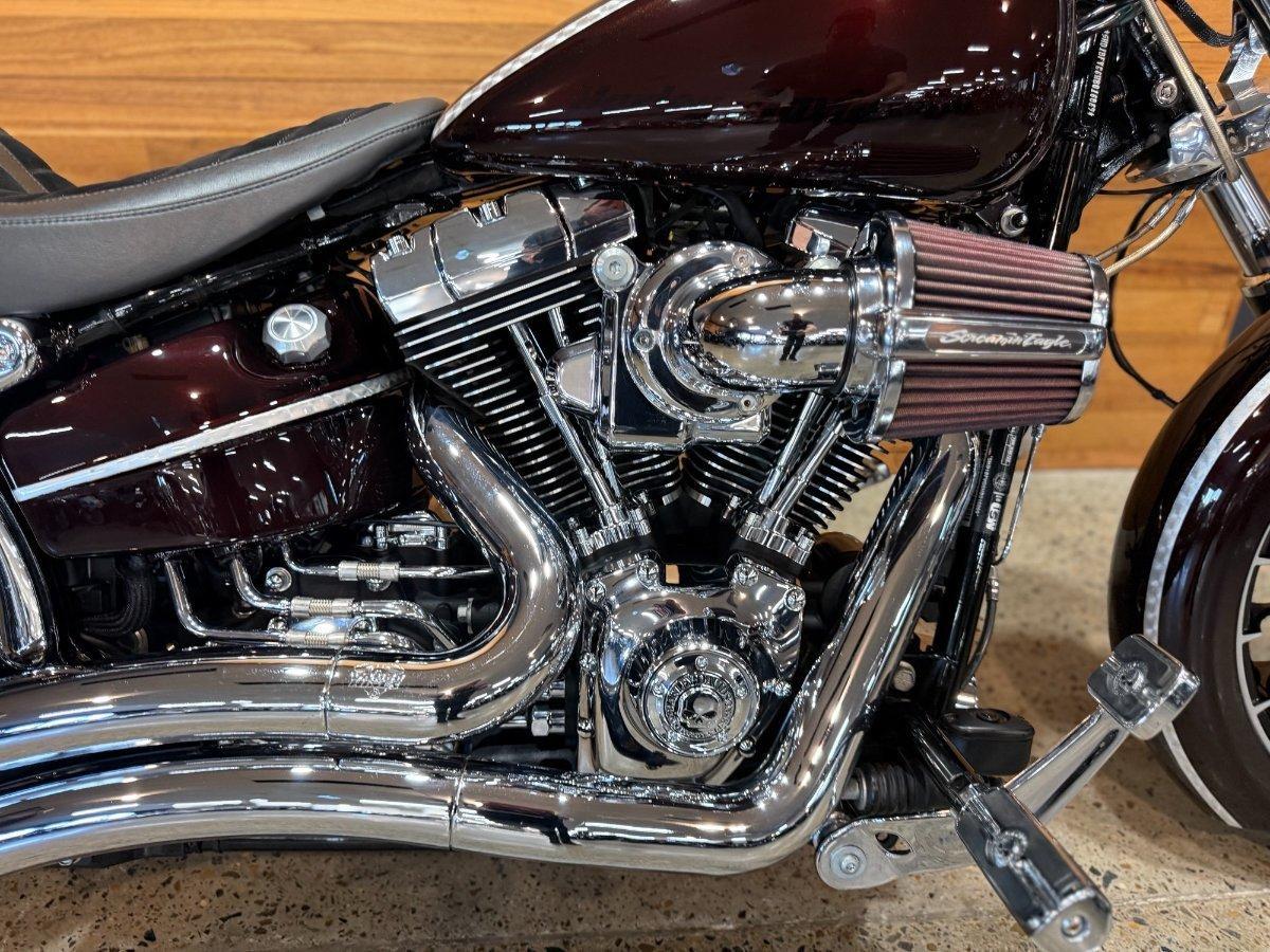 2017 HARLEY-DAVIDSON FXSB SOFTAIL BREAKOUT CRUISER