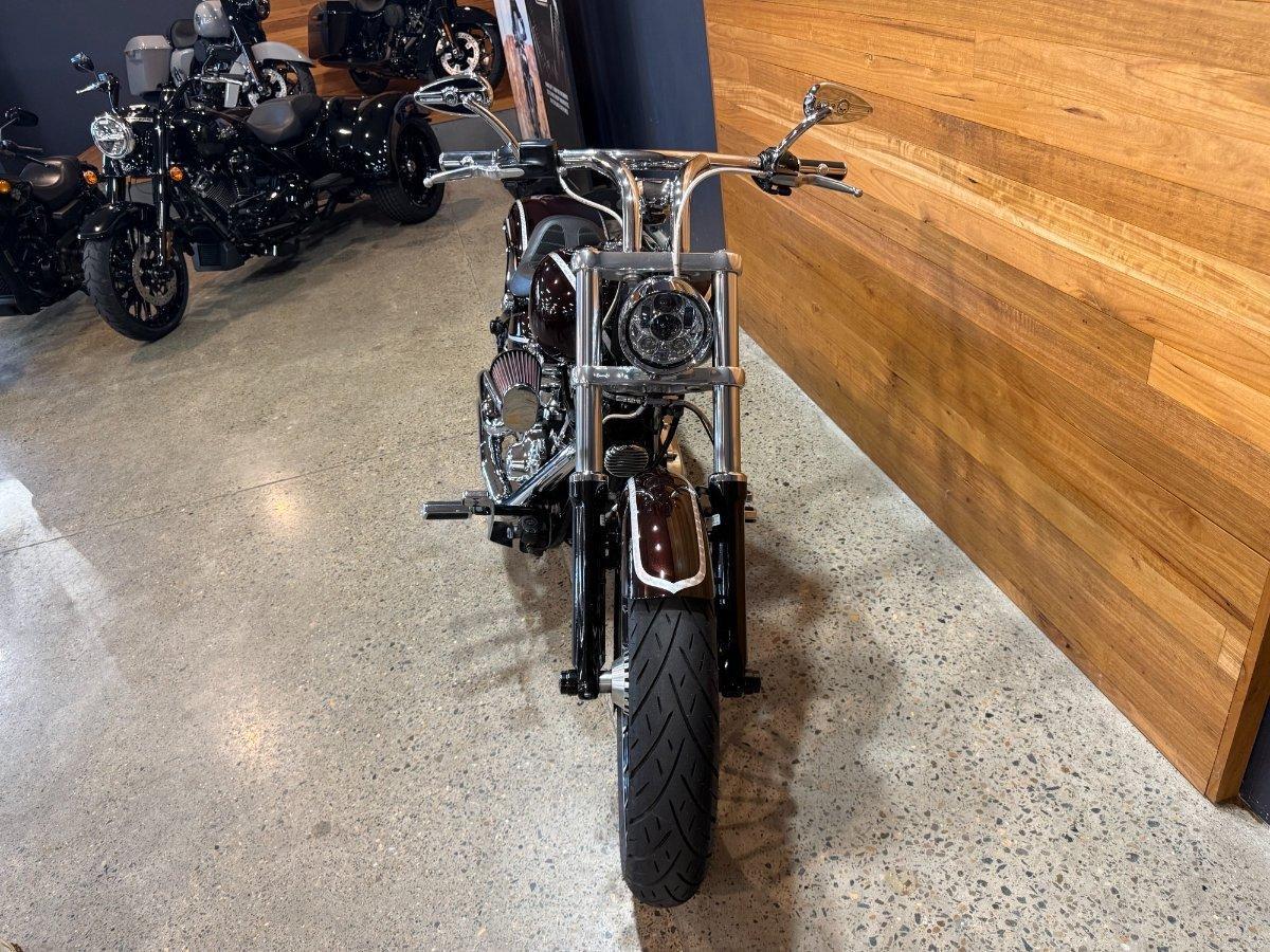2017 HARLEY-DAVIDSON FXSB SOFTAIL BREAKOUT CRUISER