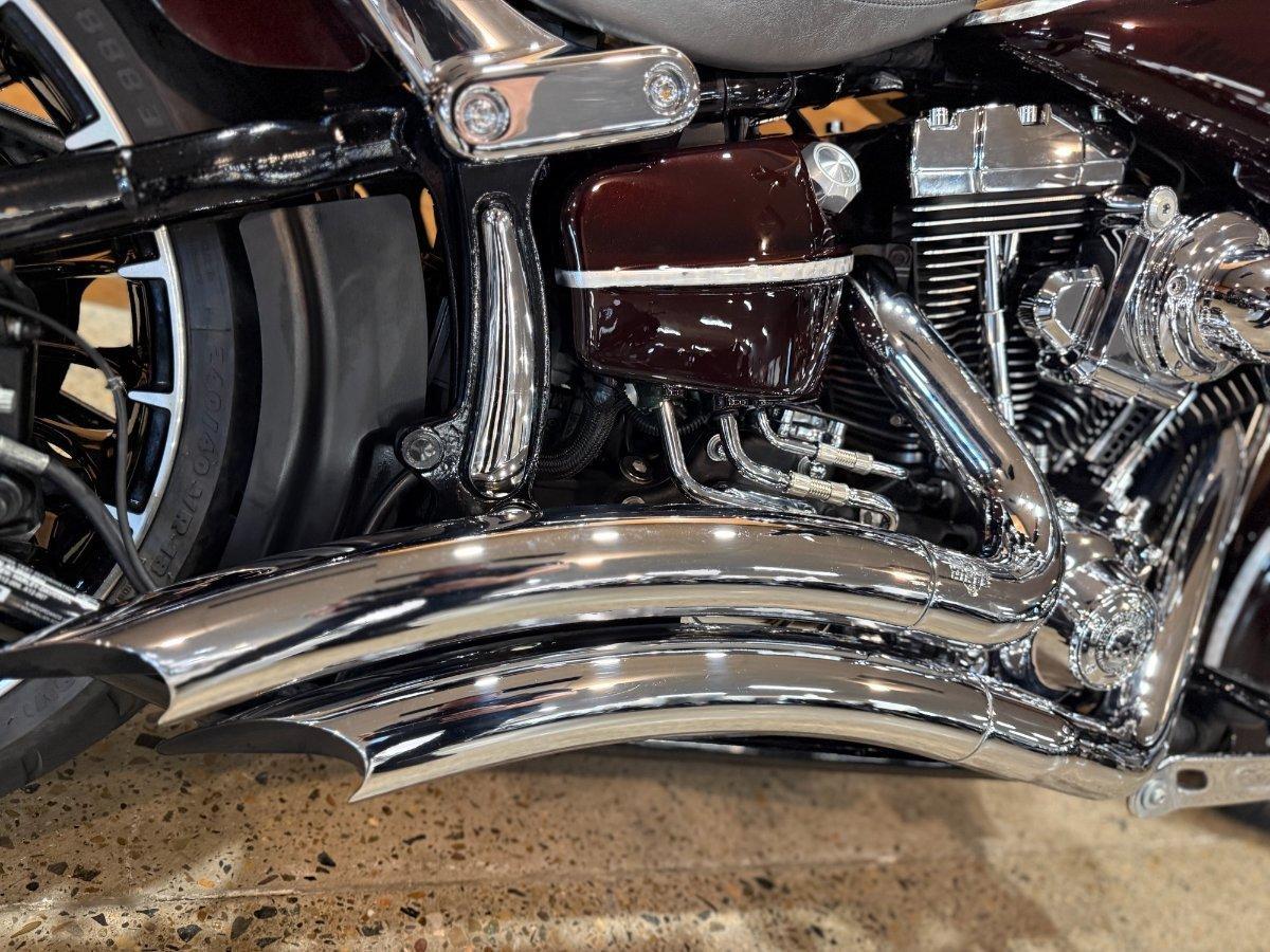 2017 HARLEY-DAVIDSON FXSB SOFTAIL BREAKOUT CRUISER
