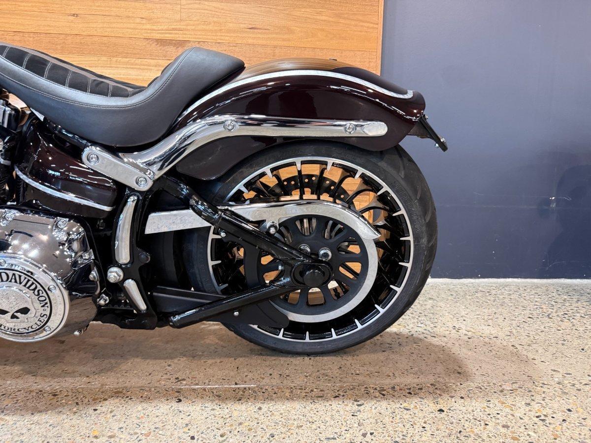 2017 HARLEY-DAVIDSON FXSB SOFTAIL BREAKOUT CRUISER