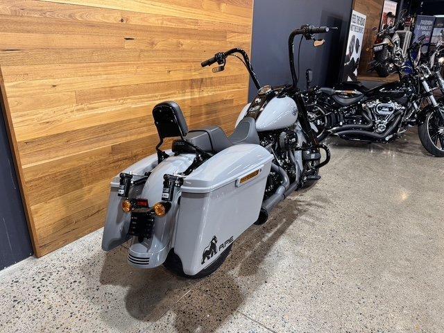 2024 HARLEY-DAVIDSON FLHRXS ROAD KING SPECIAL CRUISER