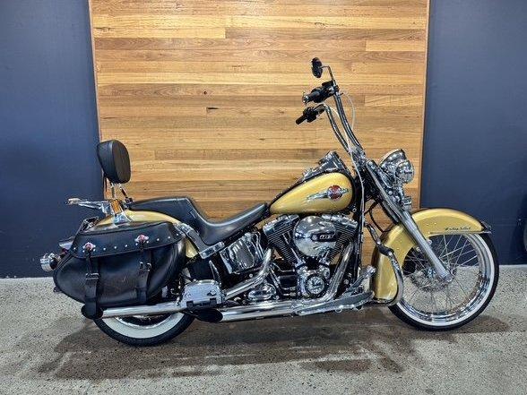 2017 HARLEY-DAVIDSON FLSTC HERITAGE SOFTAIL CLASSIC CRUISER