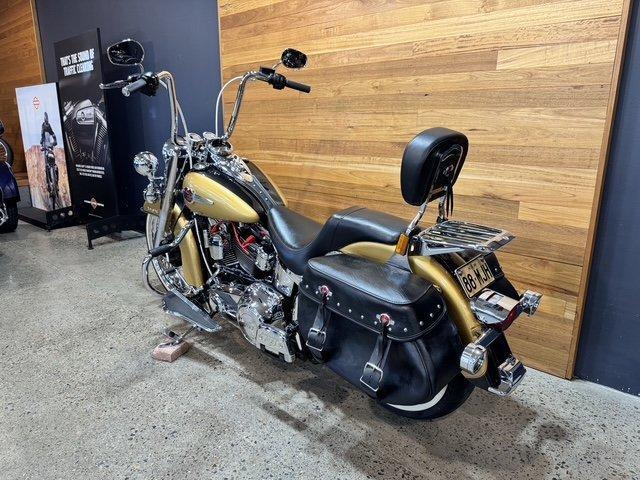2017 HARLEY-DAVIDSON FLSTC HERITAGE SOFTAIL CLASSIC CRUISER