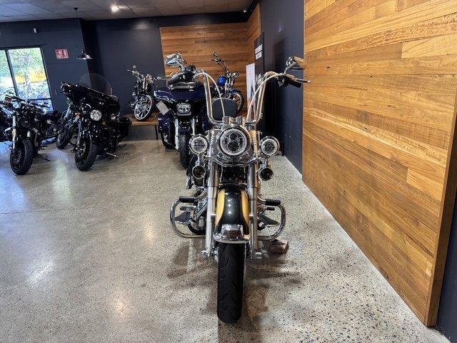 2017 HARLEY-DAVIDSON FLSTC HERITAGE SOFTAIL CLASSIC CRUISER
