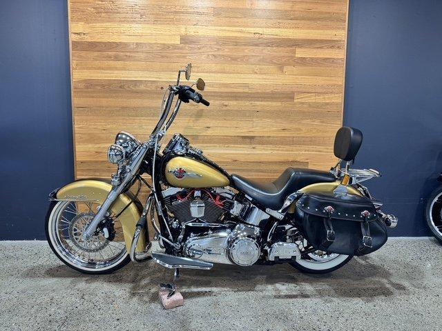 2017 HARLEY-DAVIDSON FLSTC HERITAGE SOFTAIL CLASSIC CRUISER
