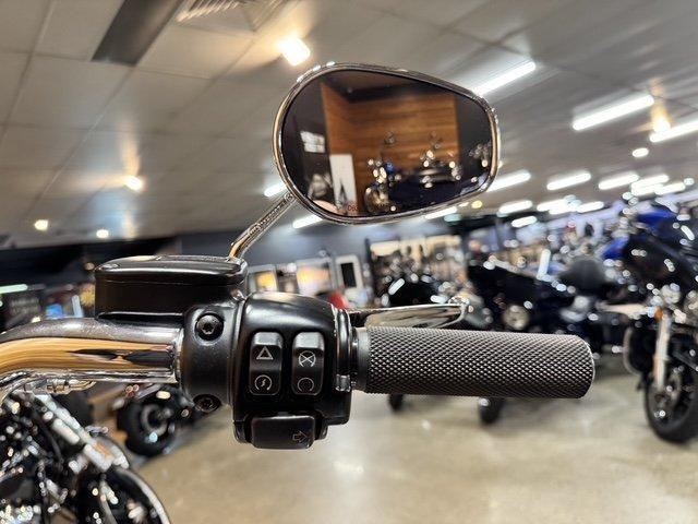2017 HARLEY-DAVIDSON FLSTC HERITAGE SOFTAIL CLASSIC CRUISER
