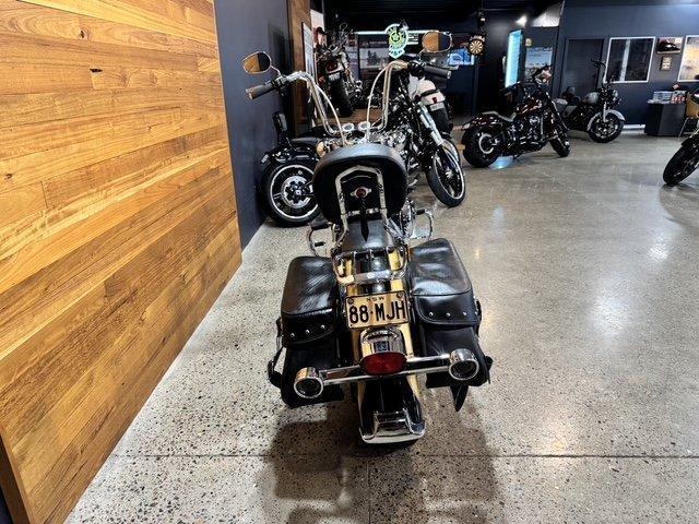 2017 HARLEY-DAVIDSON FLSTC HERITAGE SOFTAIL CLASSIC CRUISER