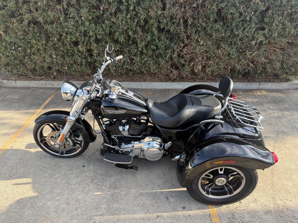 2018 HARLEY-DAVIDSON FLRT FREEWHEELER TRIKE