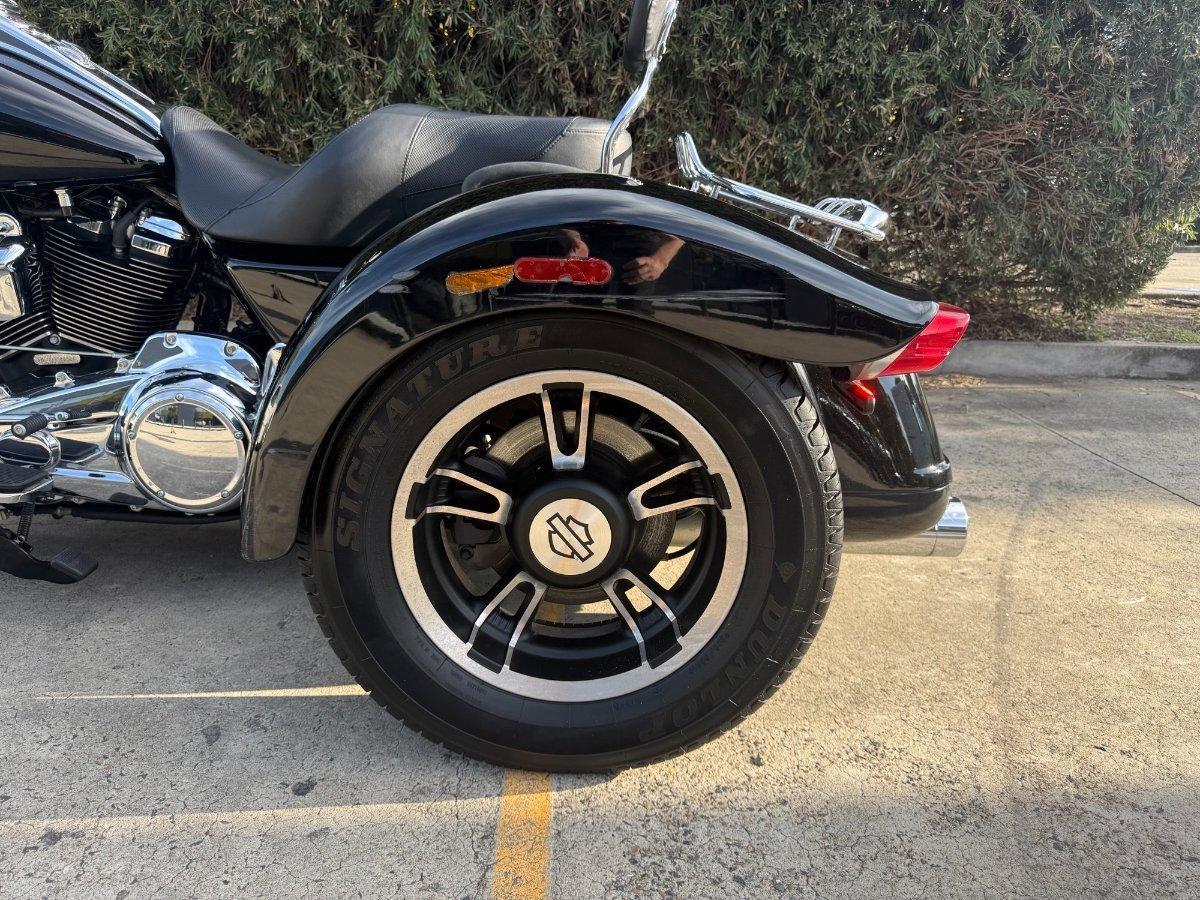 2018 HARLEY-DAVIDSON FLRT FREEWHEELER TRIKE