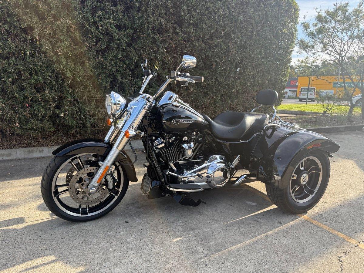 2018 HARLEY-DAVIDSON FLRT FREEWHEELER TRIKE