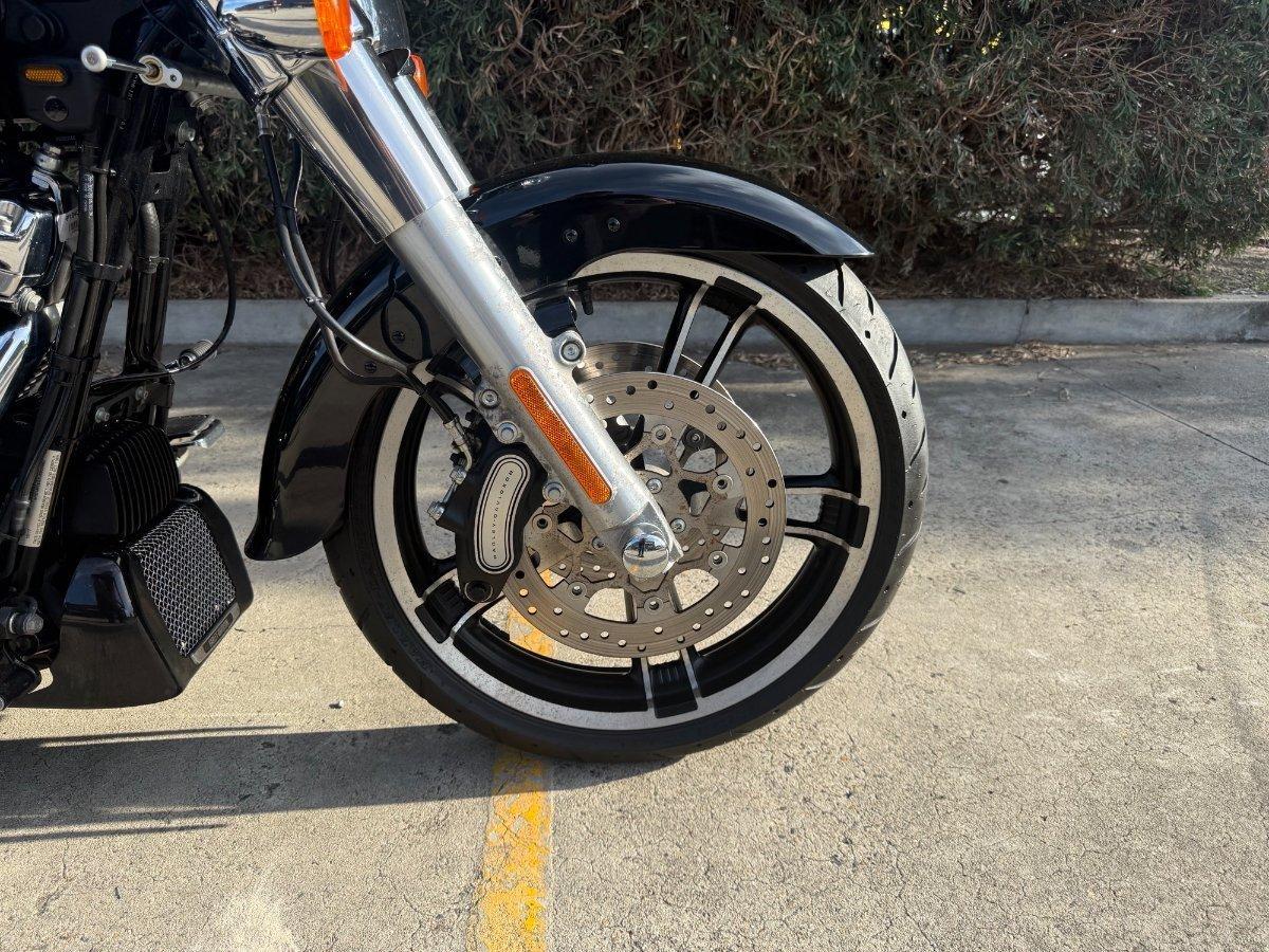 2018 HARLEY-DAVIDSON FLRT FREEWHEELER TRIKE