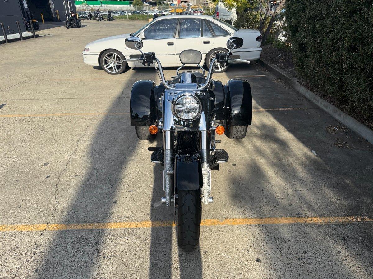 2018 HARLEY-DAVIDSON FLRT FREEWHEELER TRIKE