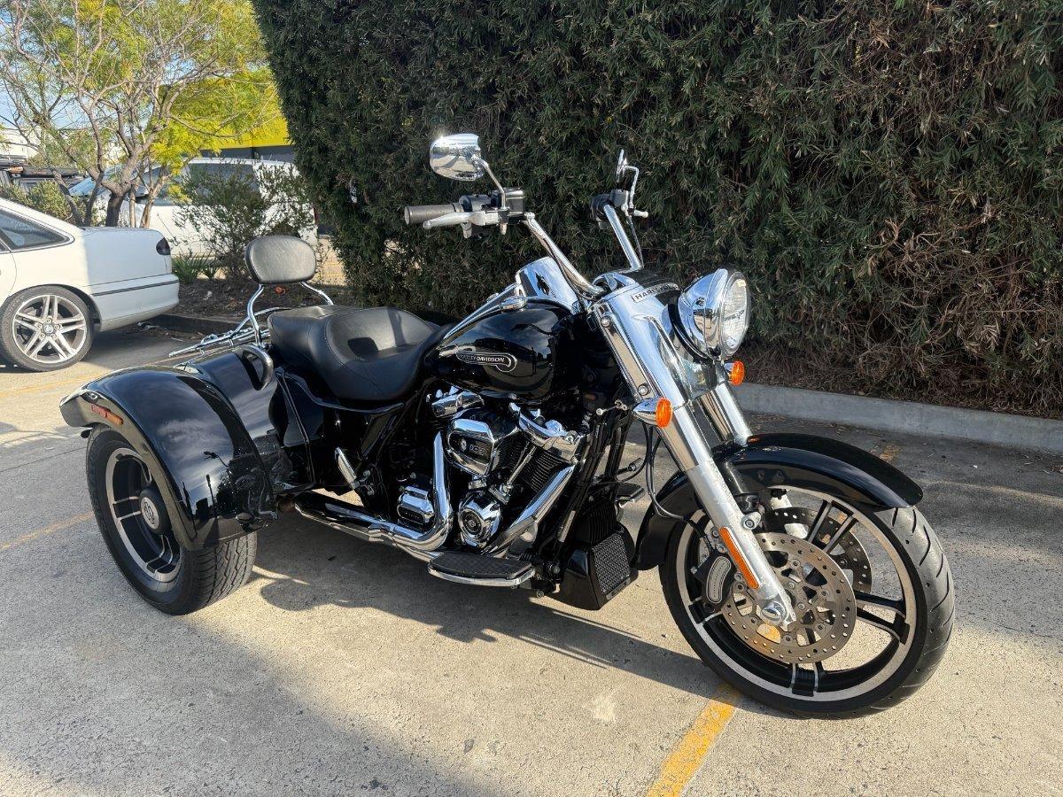 2018 HARLEY-DAVIDSON FLRT FREEWHEELER TRIKE