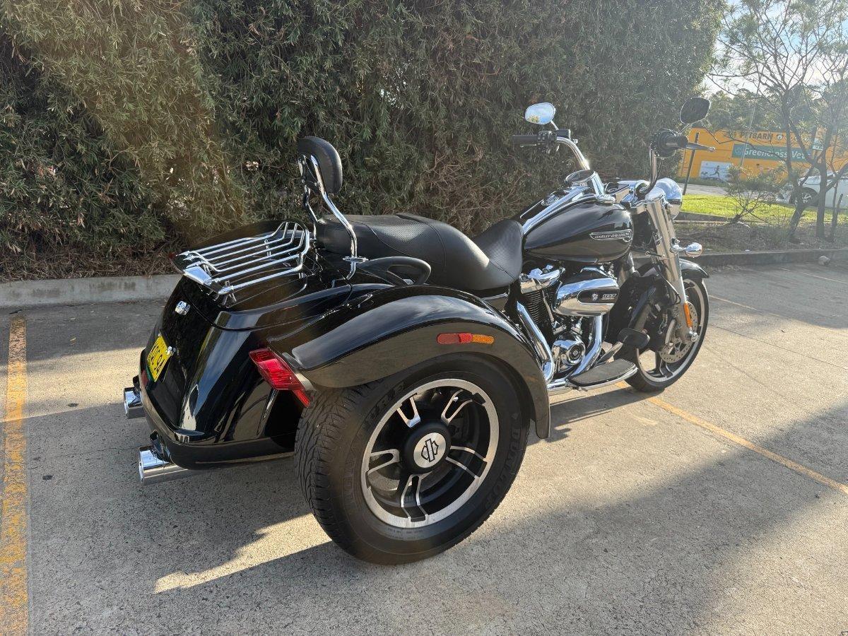 2018 HARLEY-DAVIDSON FLRT FREEWHEELER TRIKE