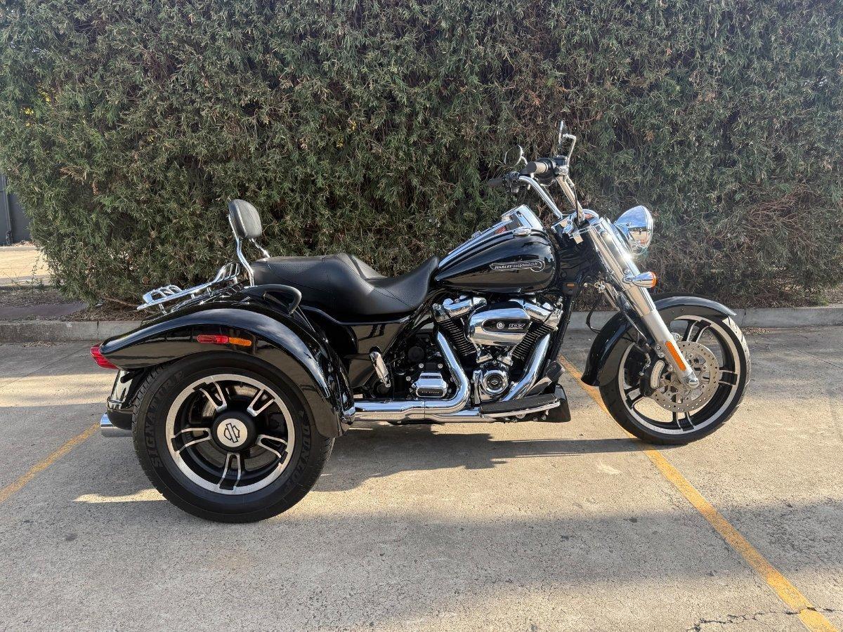 2018 HARLEY-DAVIDSON FLRT FREEWHEELER TRIKE