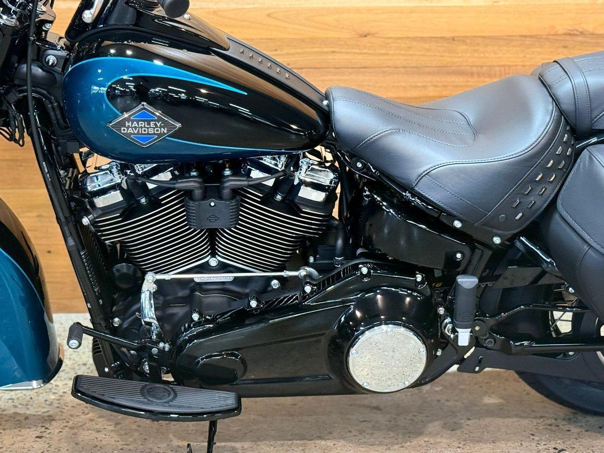 2026 HARLEY-DAVIDSON FLHC HERITAGE CLASSIC (117) CRUISER