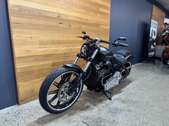 2019 HARLEY-DAVIDSON FXBRS BREAKOUT (114) CRUISER