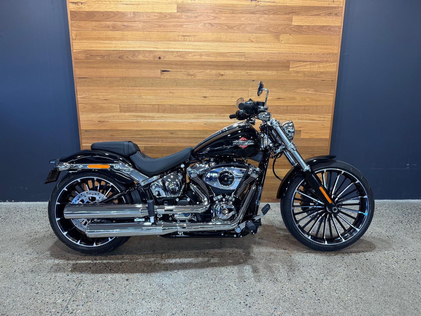 2025 HARLEY-DAVIDSON FXBR BREAKOUT (117) CRUISER