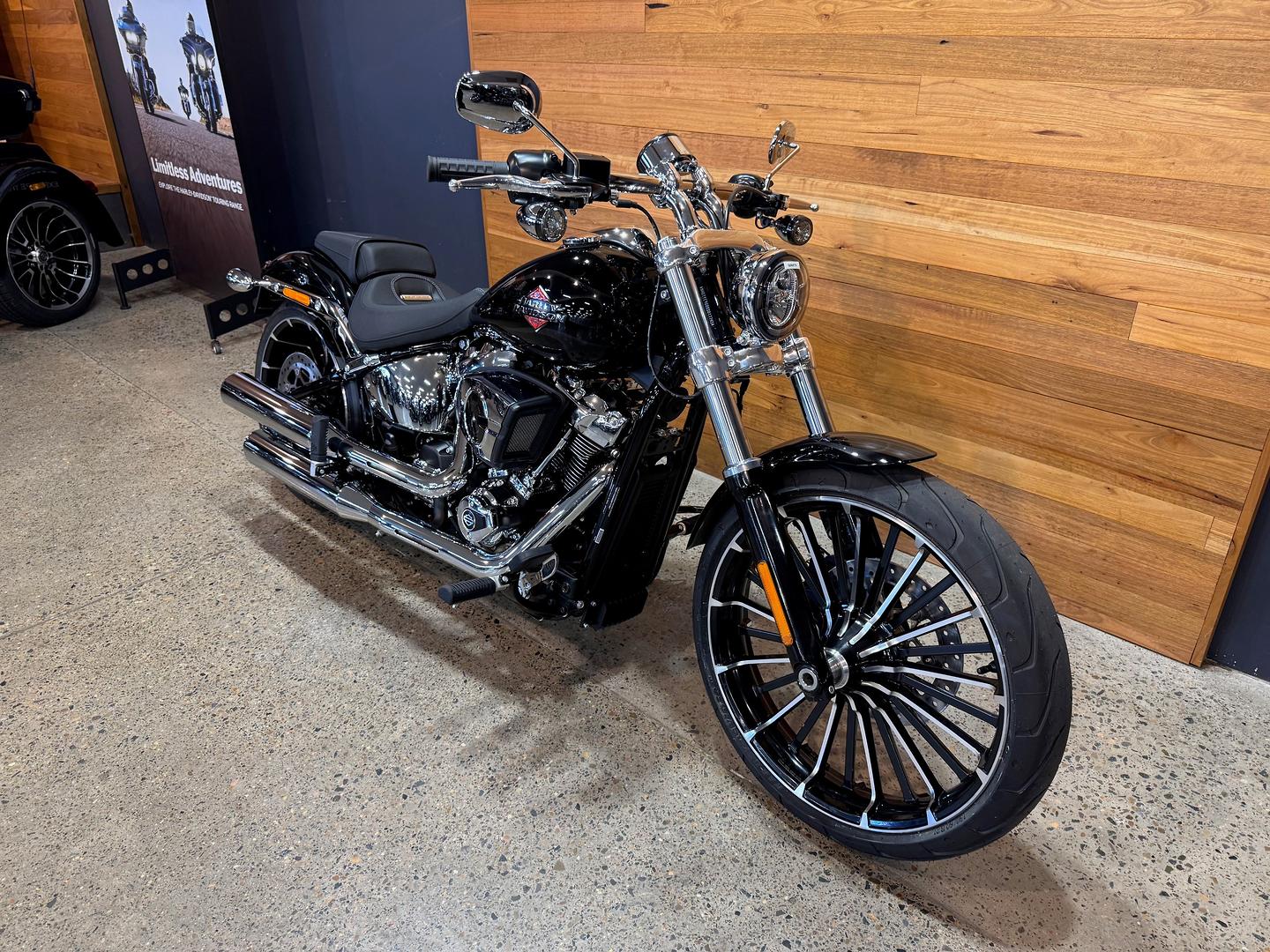 2025 HARLEY-DAVIDSON FXBR BREAKOUT (117) CRUISER