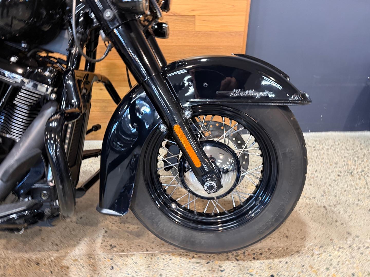 2021 HARLEY-DAVIDSON FLHCS HERITAGE CLASSIC 114 CRUISER