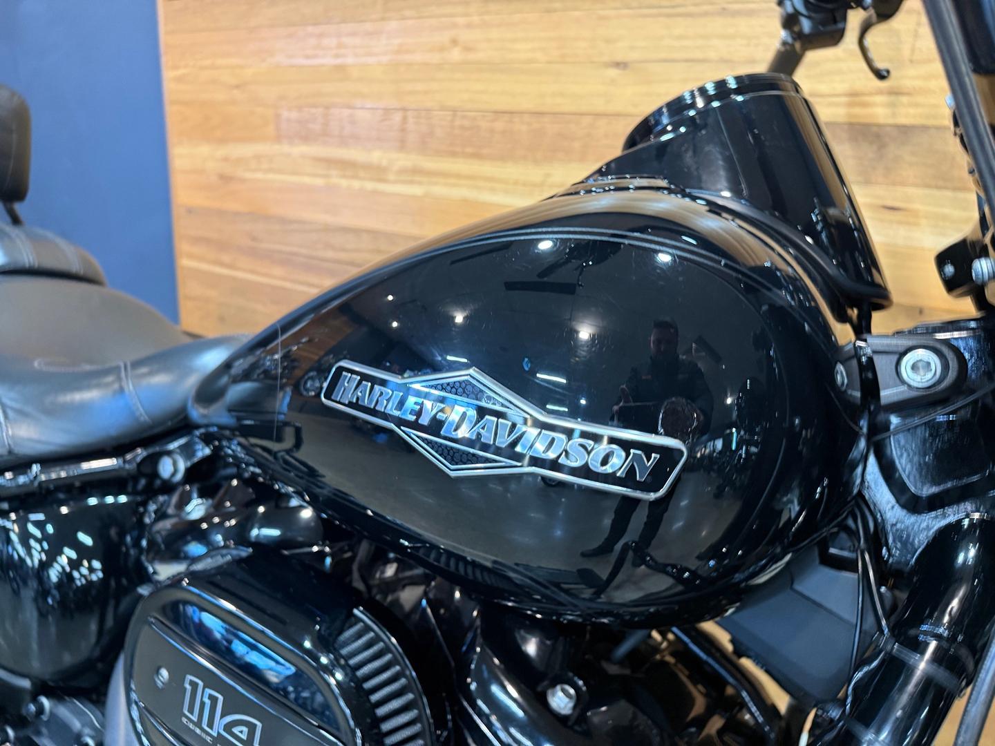 2021 HARLEY-DAVIDSON FLHCS HERITAGE CLASSIC 114 CRUISER