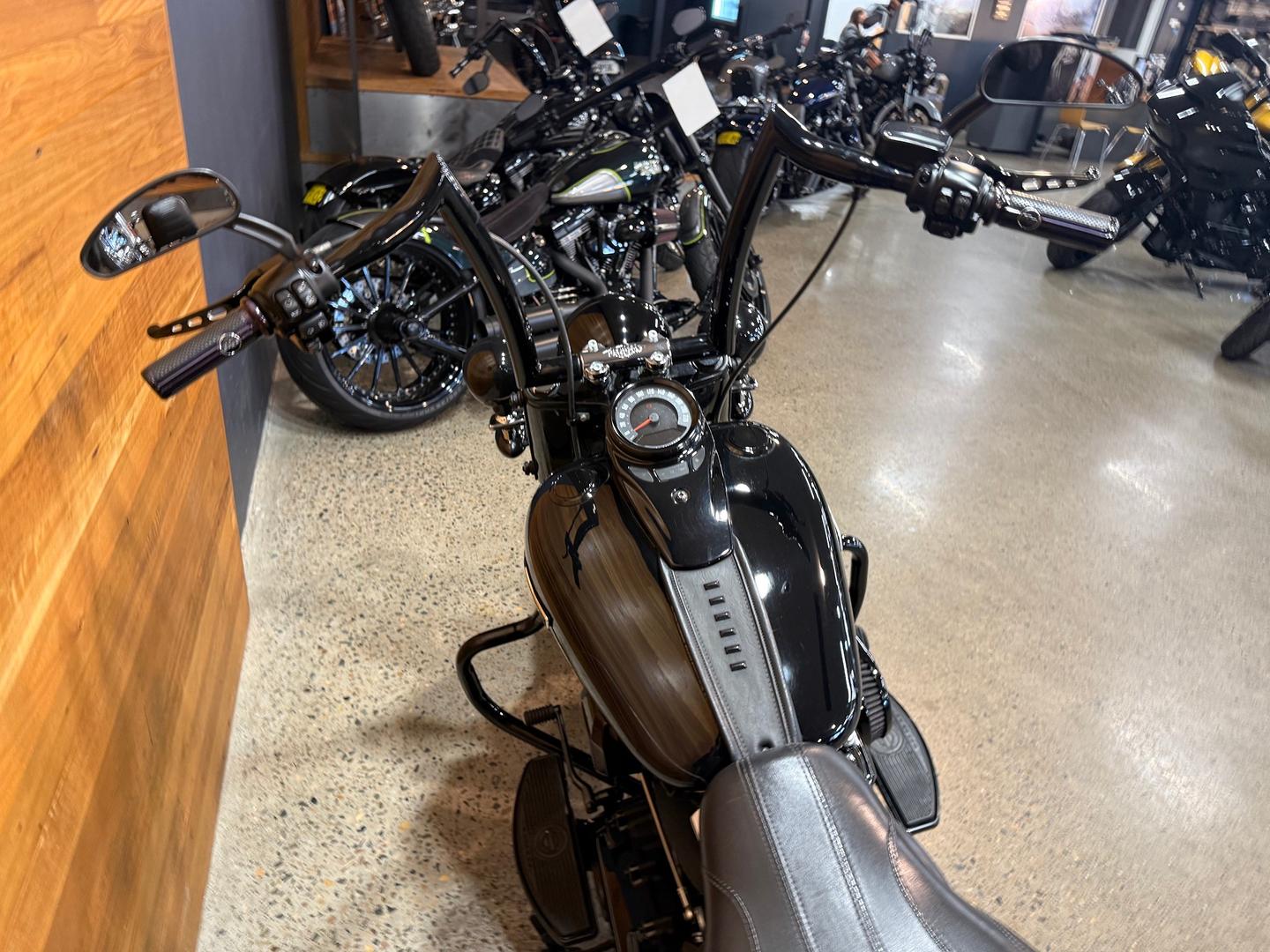 2021 HARLEY-DAVIDSON FLHCS HERITAGE CLASSIC 114 CRUISER
