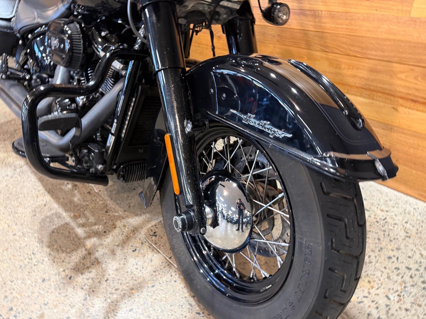2021 HARLEY-DAVIDSON FLHCS HERITAGE CLASSIC 114 CRUISER