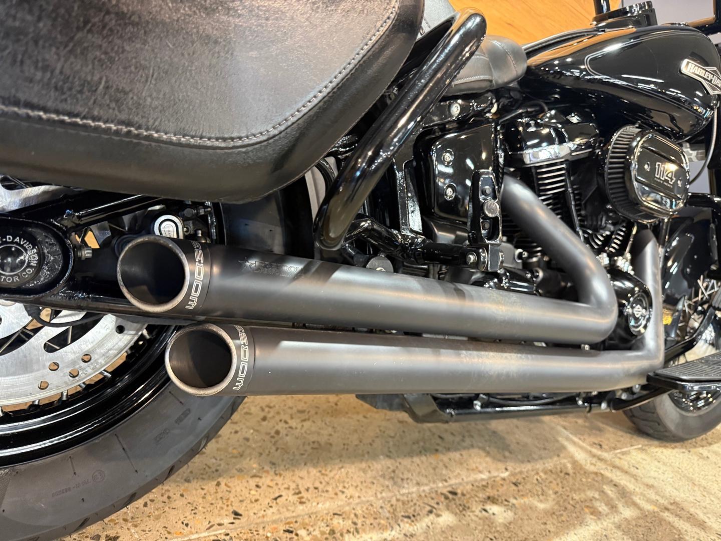 2021 HARLEY-DAVIDSON FLHCS HERITAGE CLASSIC 114 CRUISER