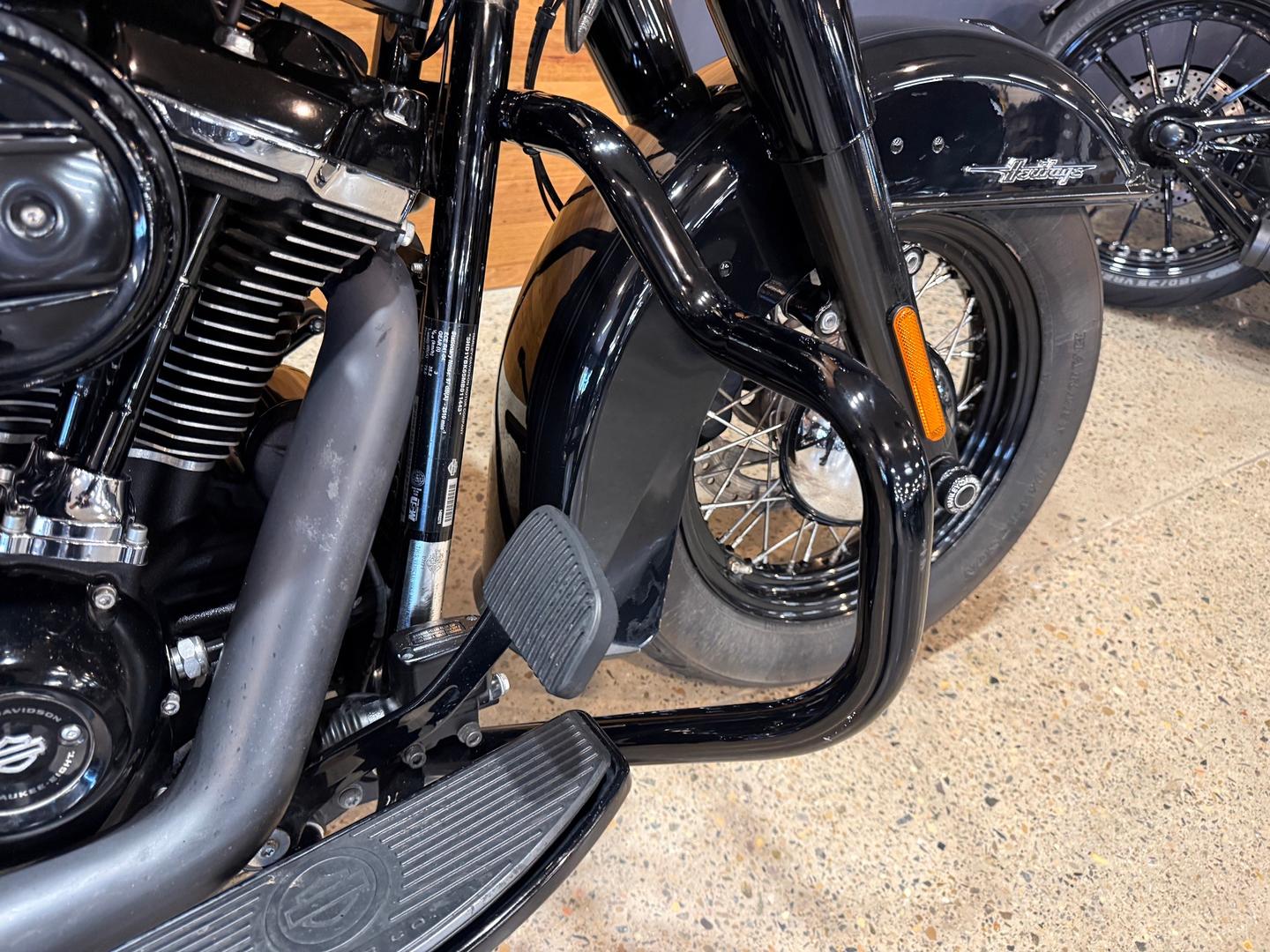 2021 HARLEY-DAVIDSON FLHCS HERITAGE CLASSIC 114 CRUISER