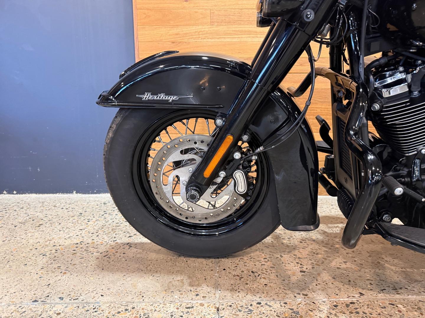 2021 HARLEY-DAVIDSON FLHCS HERITAGE CLASSIC 114 CRUISER