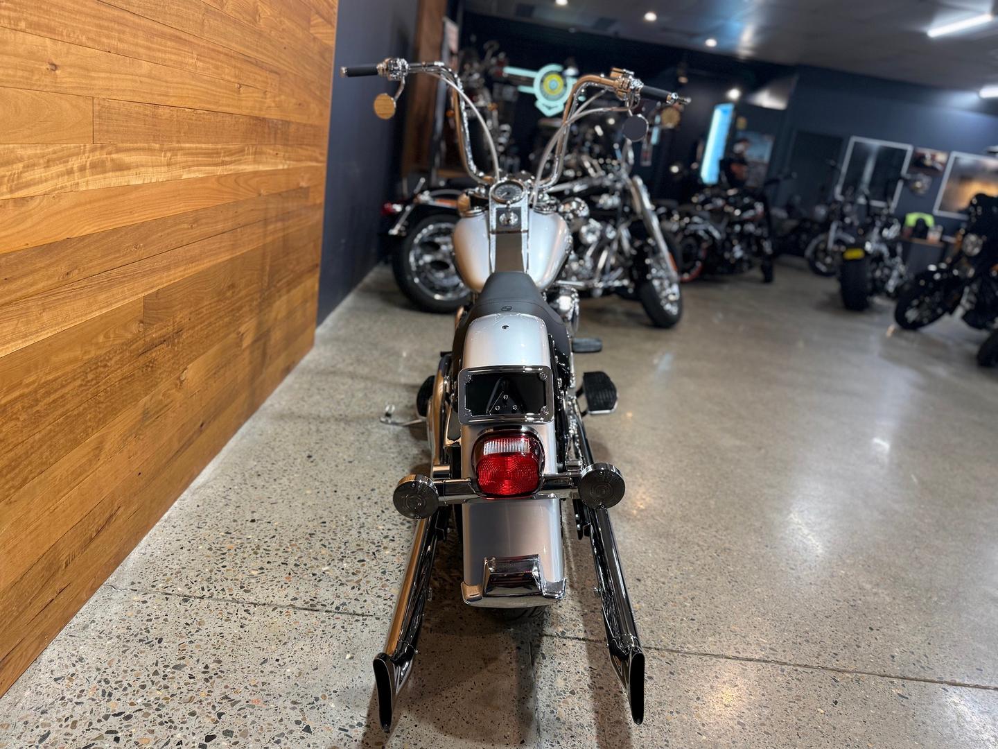 2003 HARLEY-DAVIDSON FLSTCI HERITAGE S/TAIL CLASSIC 100TH ANNIV CRUISER