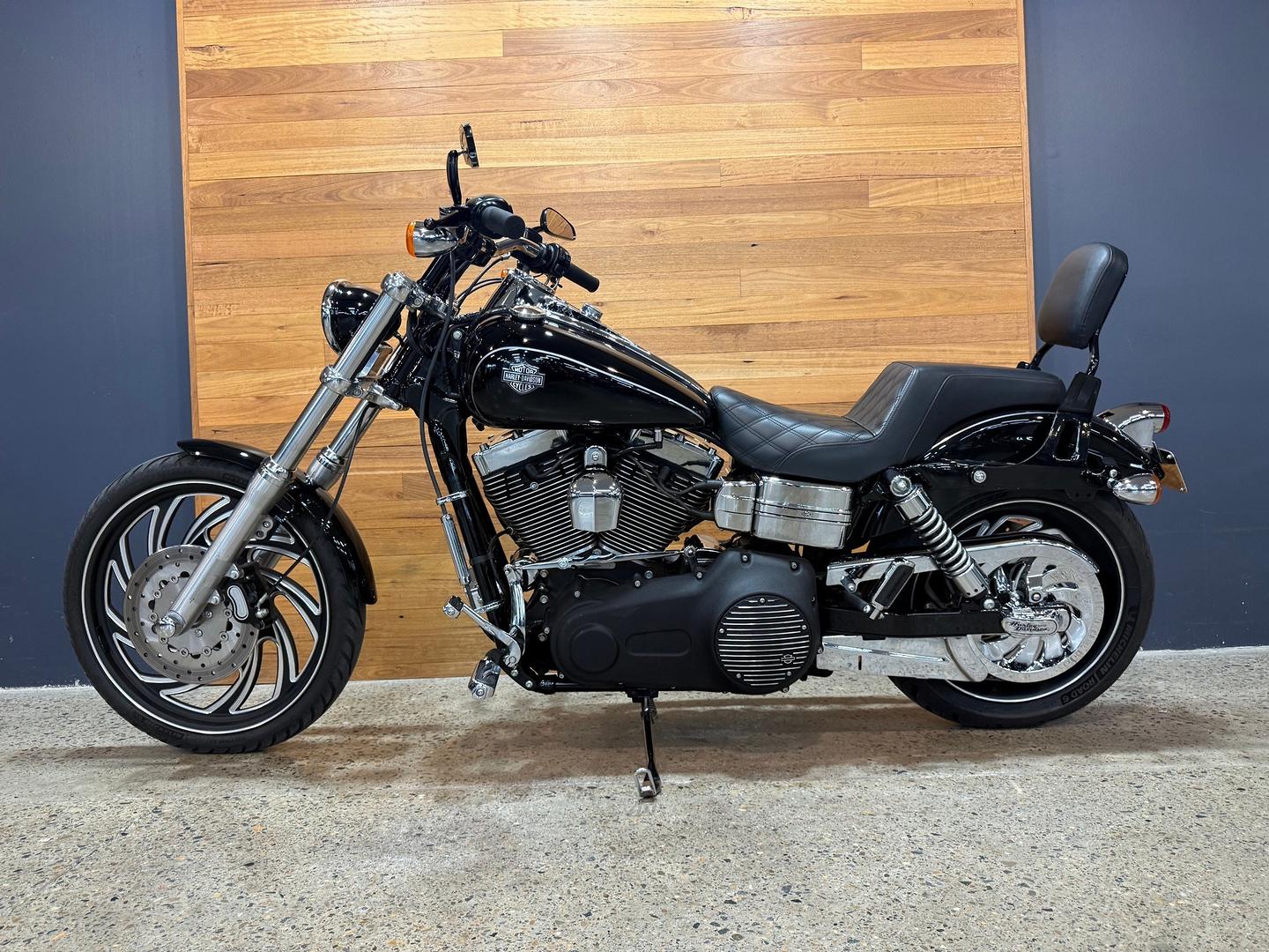 2010 HARLEY-DAVIDSON FXDWG WIDE GLIDE CRUISER