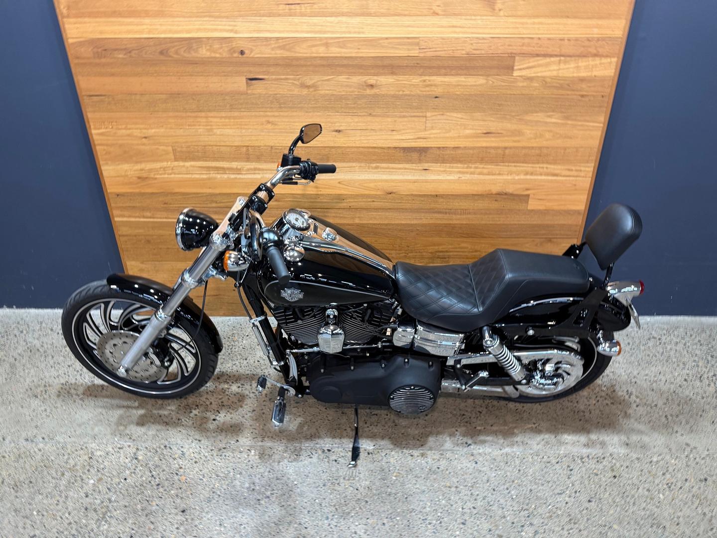 2010 HARLEY-DAVIDSON FXDWG WIDE GLIDE CRUISER