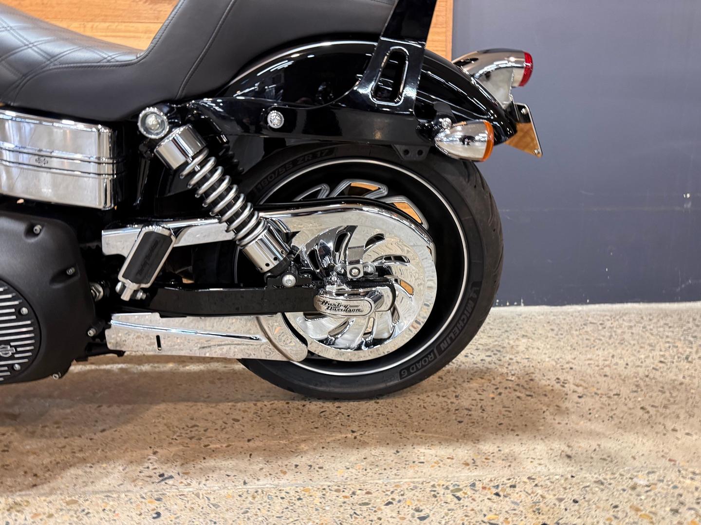 2010 HARLEY-DAVIDSON FXDWG WIDE GLIDE CRUISER
