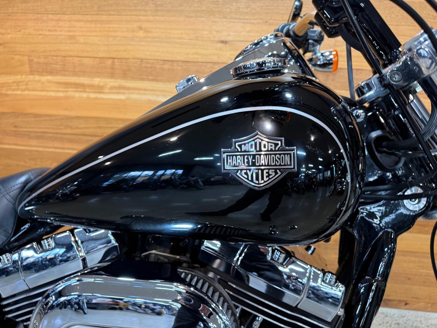 2010 HARLEY-DAVIDSON FXDWG WIDE GLIDE CRUISER