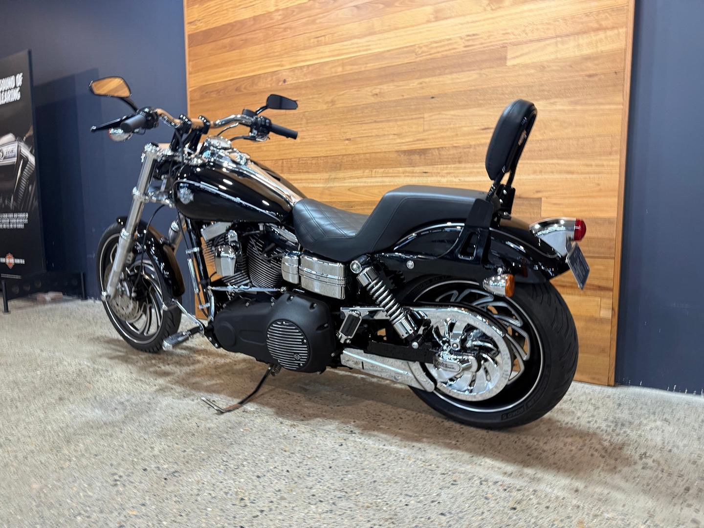 2010 HARLEY-DAVIDSON FXDWG WIDE GLIDE CRUISER