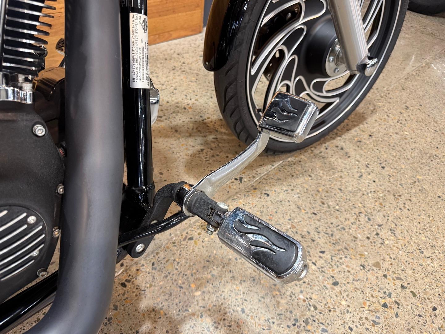 2010 HARLEY-DAVIDSON FXDWG WIDE GLIDE CRUISER