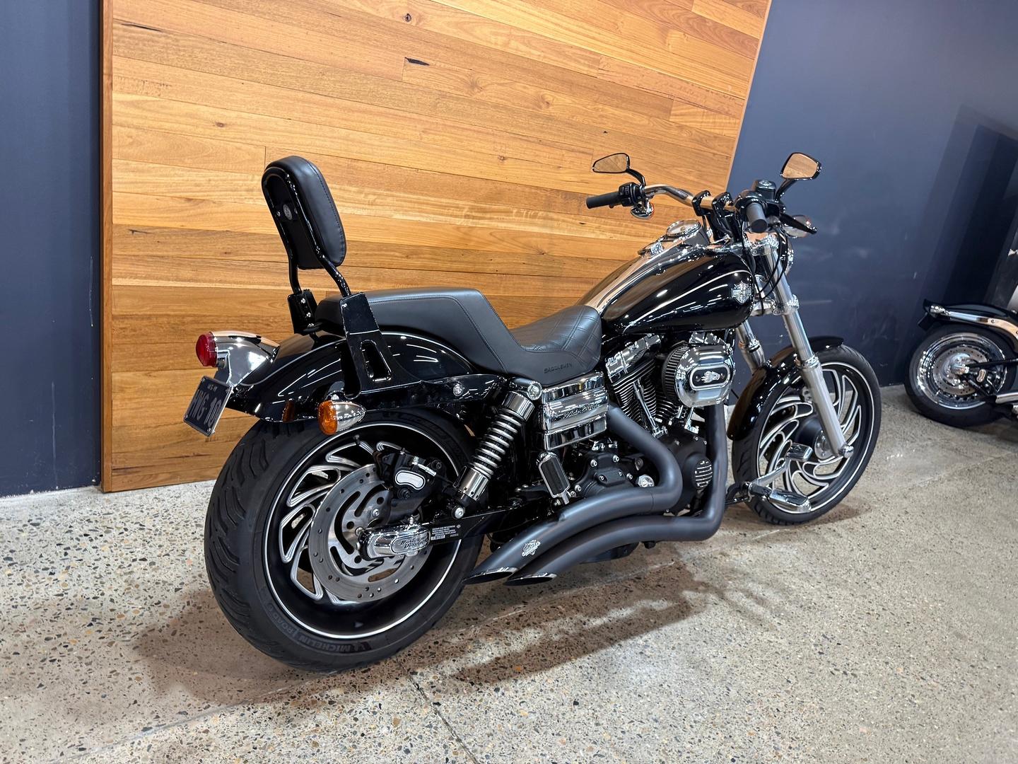 2010 HARLEY-DAVIDSON FXDWG WIDE GLIDE CRUISER